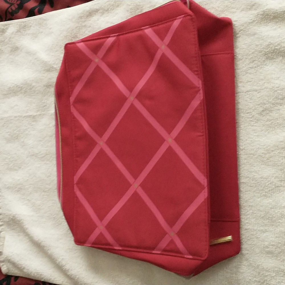 Estee Lauder red pink